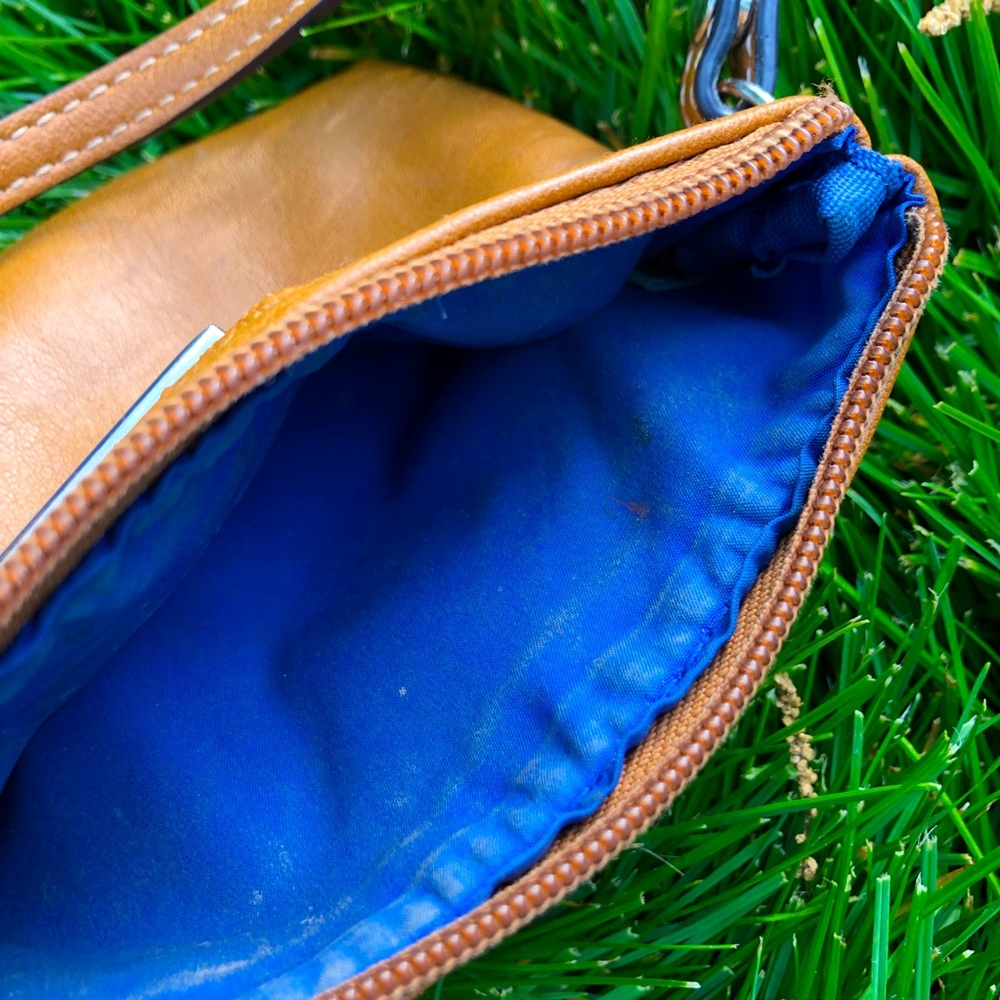 Tan Leather Nine West wristlet bag. - Picture 3 of 4